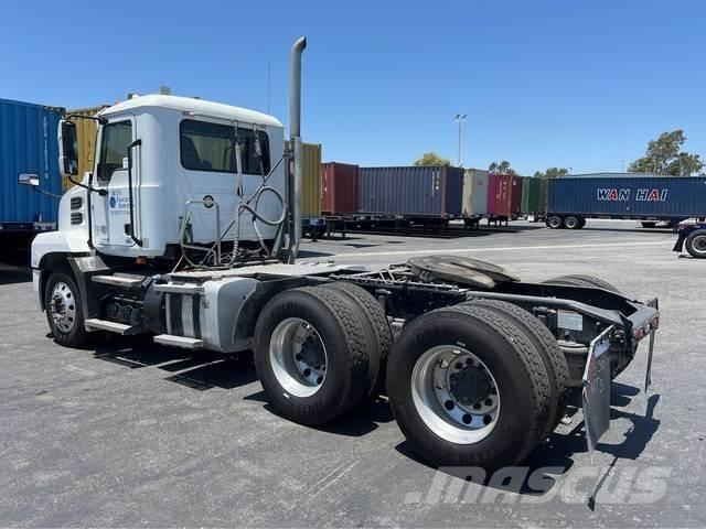 Mack AN64T Traktorske jedinice