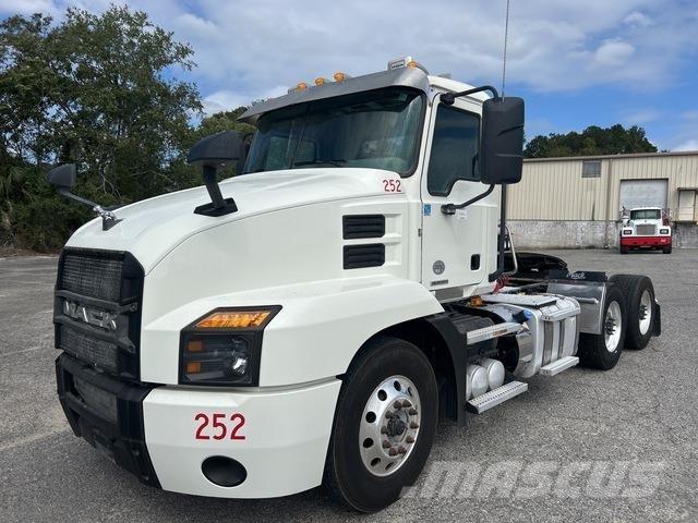 Mack AN64T Traktorske jedinice