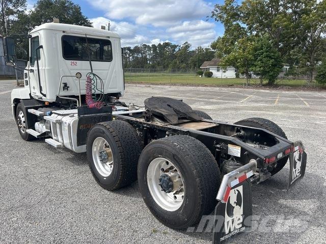 Mack AN64T Traktorske jedinice