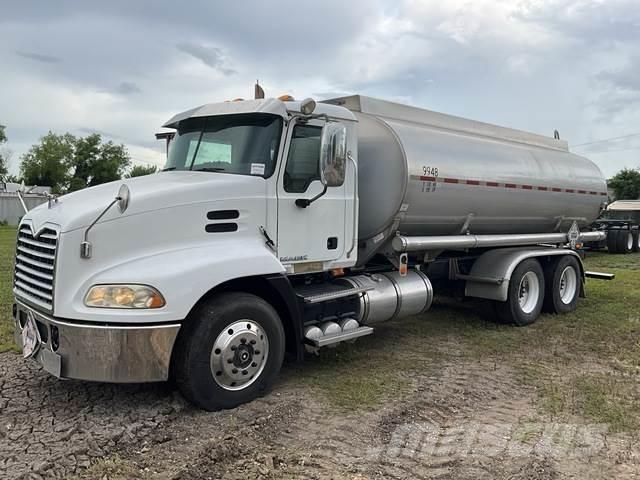 Mack CH613 Kamioni cisterne