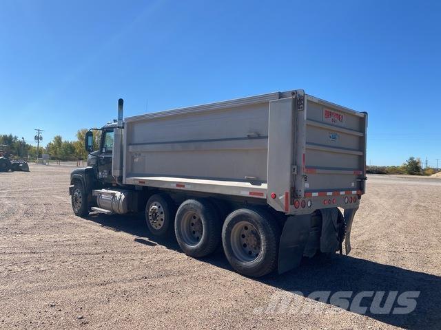 Mack CHN613 Kiper kamioni