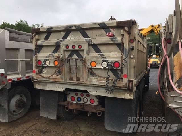 Mack CV700 Sniježne daske i  plugovi