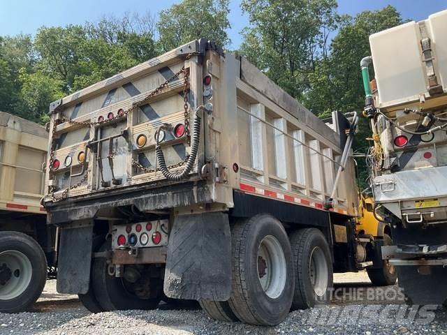 Mack CV700 Sniježne daske i  plugovi