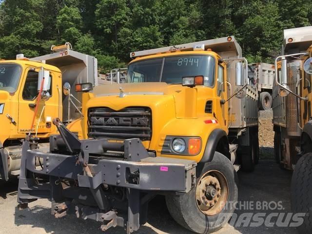 Mack CV700 Sniježne daske i  plugovi