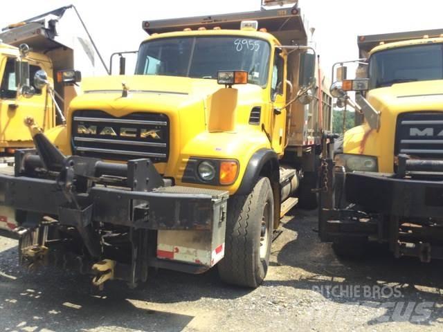 Mack CV700 Sniježne daske i  plugovi