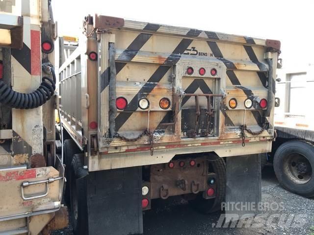 Mack CV700 Kiper kamioni