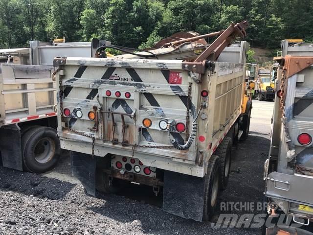 Mack CV700 Sniježne daske i  plugovi