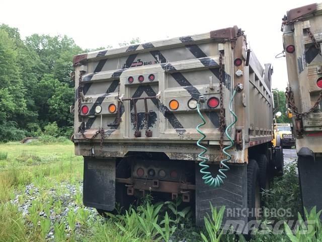 Mack CV700 Kiper kamioni