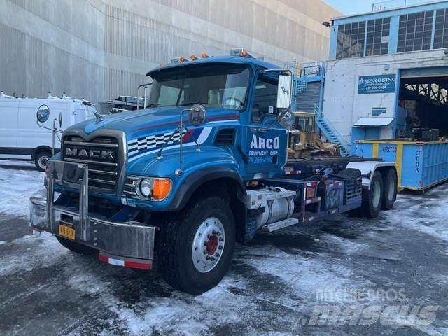 Mack CV713 Komunalni kamioni