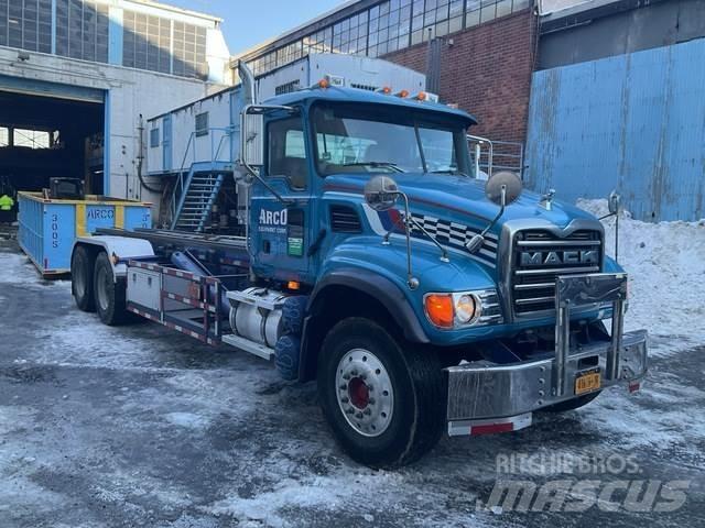 Mack CV713 Komunalni kamioni