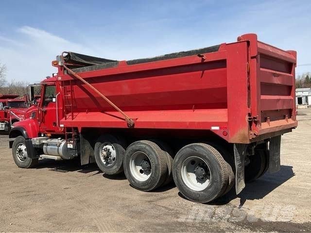 Mack CV713 Kiper kamioni