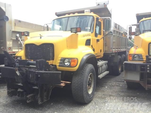 Mack CV713 Posipači soli i pijeska