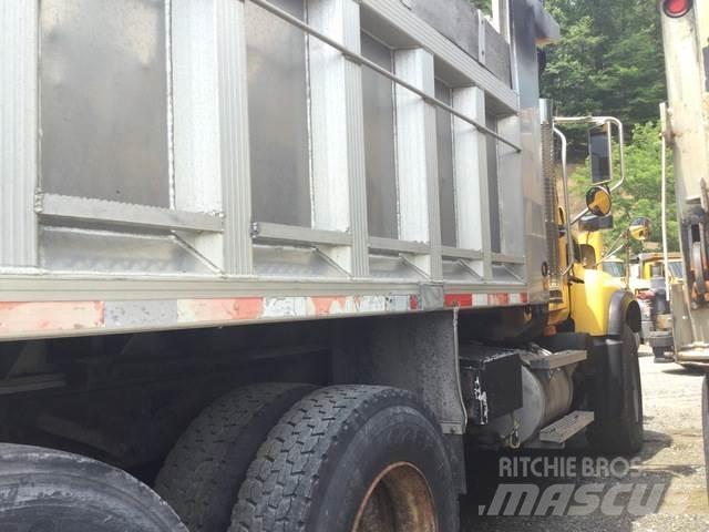 Mack CV713 Posipači soli i pijeska