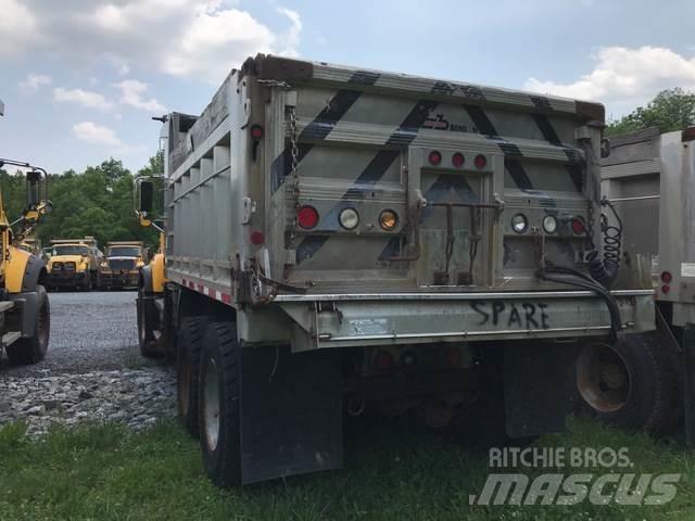 Mack CV713 Sniježne daske i  plugovi