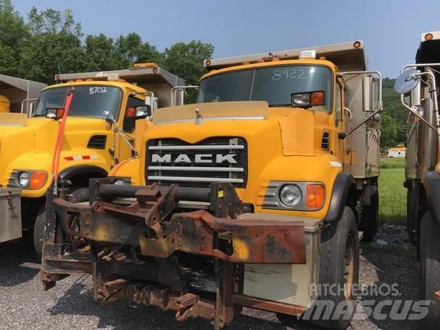 Mack CV713 Posipači soli i pijeska
