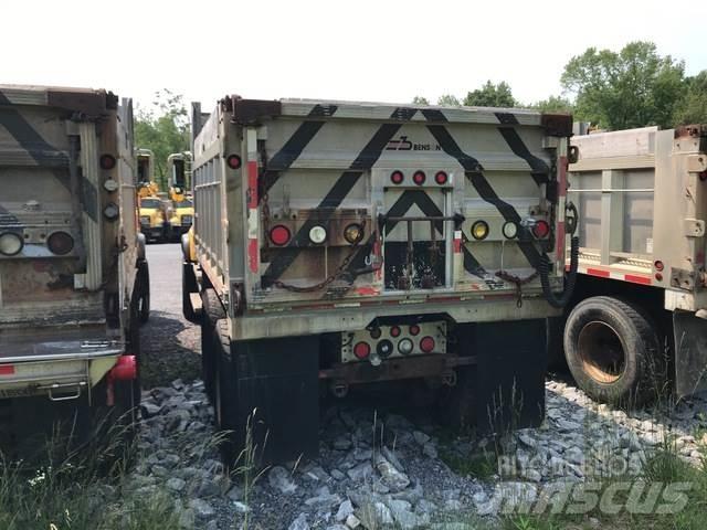 Mack CV713 Posipači soli i pijeska
