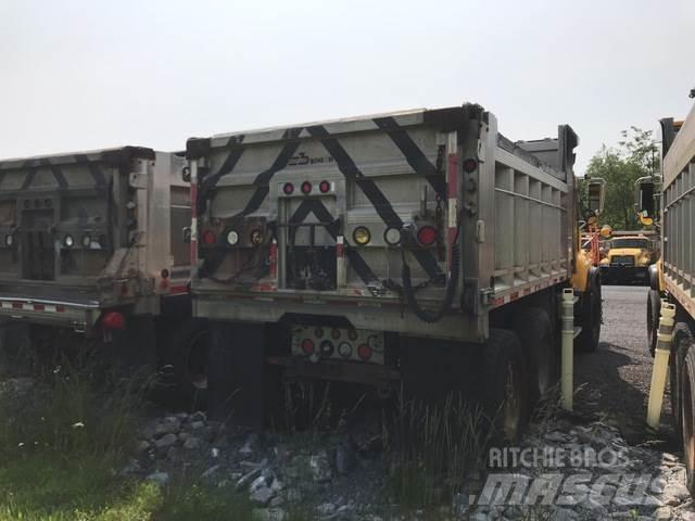 Mack CV713 Posipači soli i pijeska