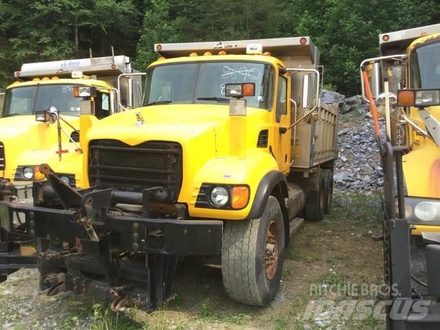 Mack CV713 Posipači soli i pijeska