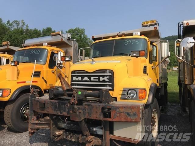Mack CV713 Posipači soli i pijeska