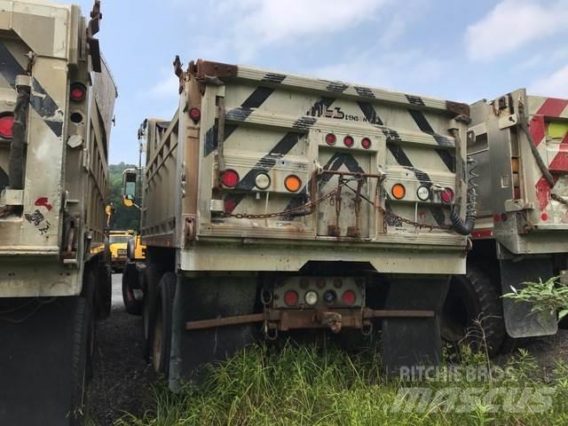Mack CV713 Kiper kamioni