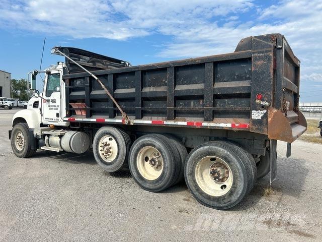 Mack CV713 Kiper kamioni