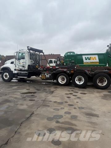 Mack CV713 Komunalni kamioni