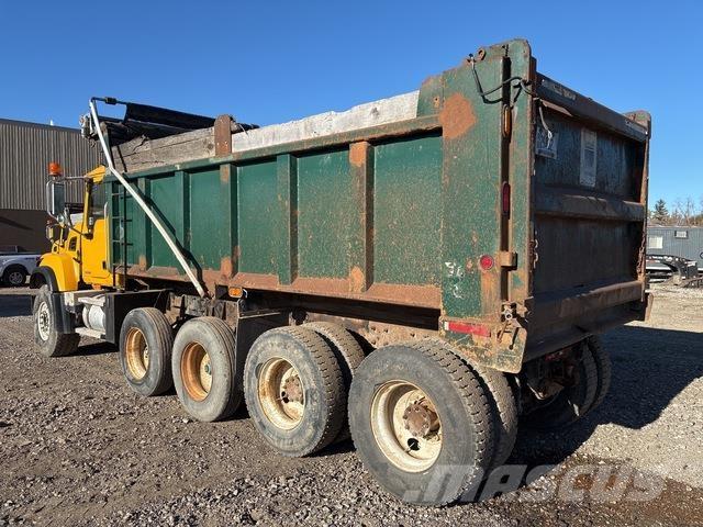 Mack CV713 Kiper kamioni