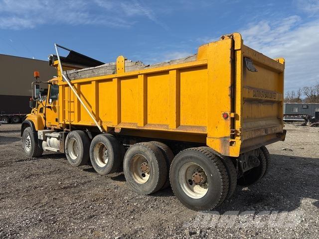 Mack CV713 Kiper kamioni