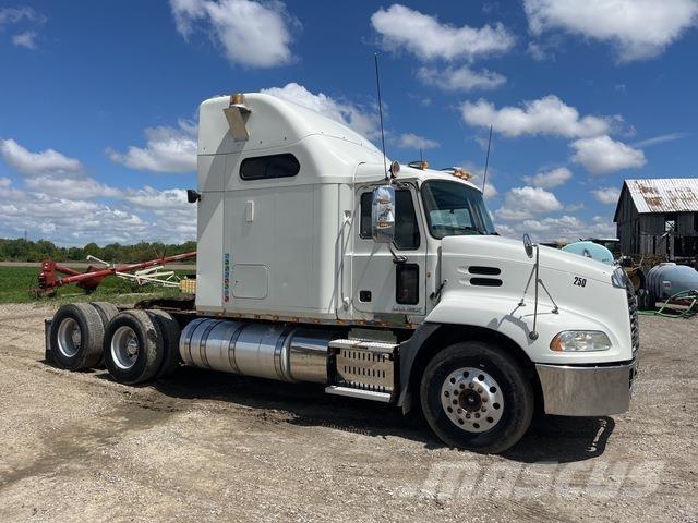 Mack CXU600 Traktorske jedinice