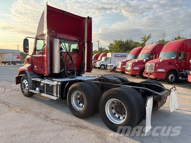 Mack CXU613 Traktorske jedinice