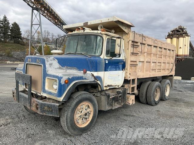 Mack DM685S Kiper kamioni