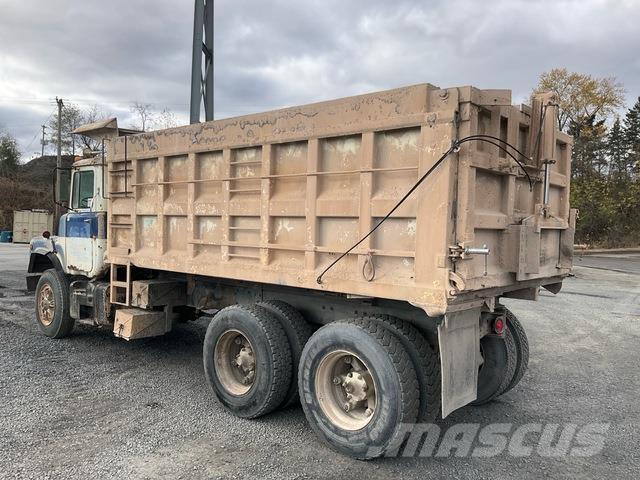Mack DM685S Kiper kamioni