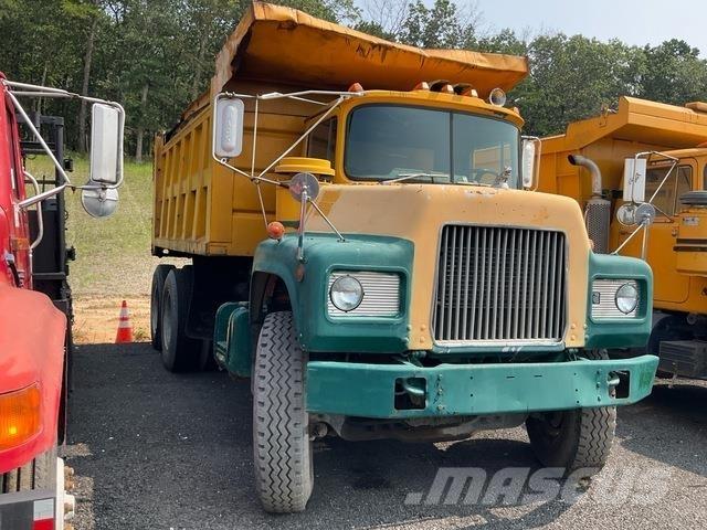 Mack DM686SX Kiper kamioni