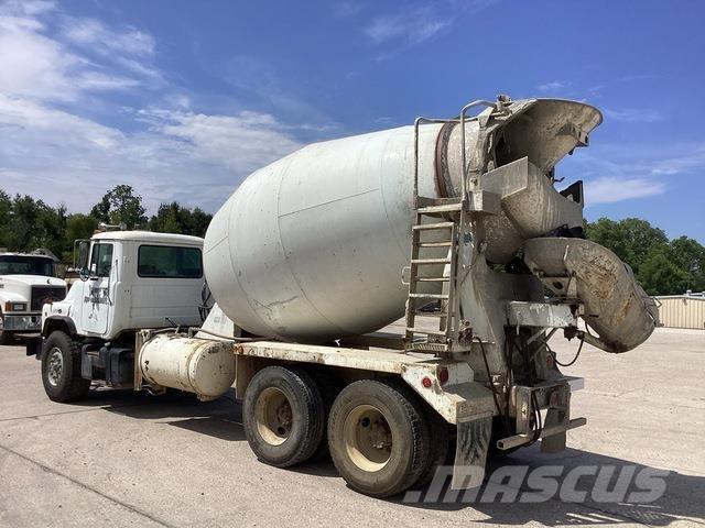 Mack DM690S Ostali kamioni