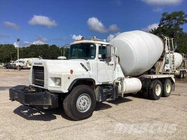Mack DM690S Ostali kamioni