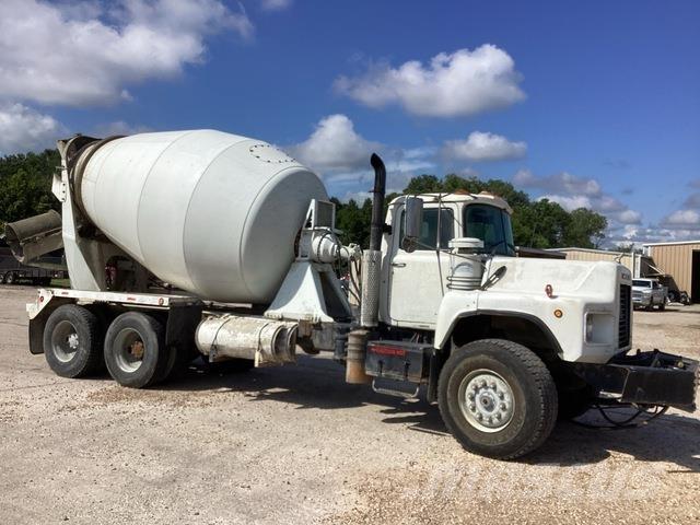 Mack DM690S Ostali kamioni