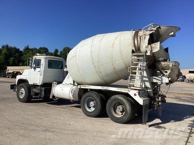 Mack DM690S Ostali kamioni