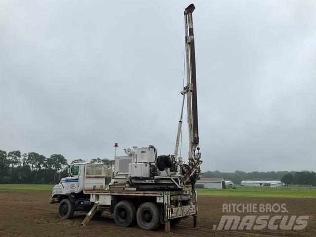 Mack DMM6906S Kamioni za pokretne bušotine