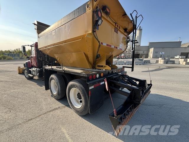 Mack GU433 Sniježne daske i  plugovi