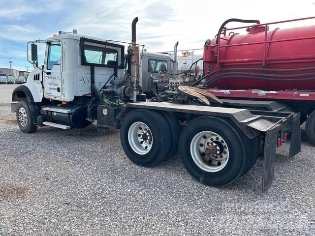 Mack GU713 Traktorske jedinice
