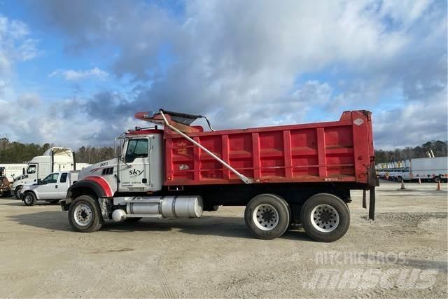 Mack GU713 Kiper kamioni