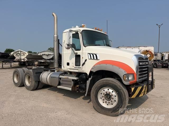 Mack GU713 Traktorske jedinice