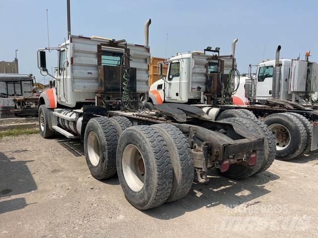 Mack GU713 Traktorske jedinice