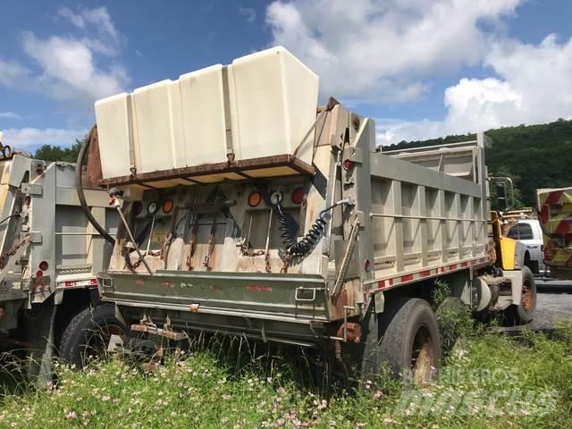 Mack GU713 Sniježne daske i  plugovi