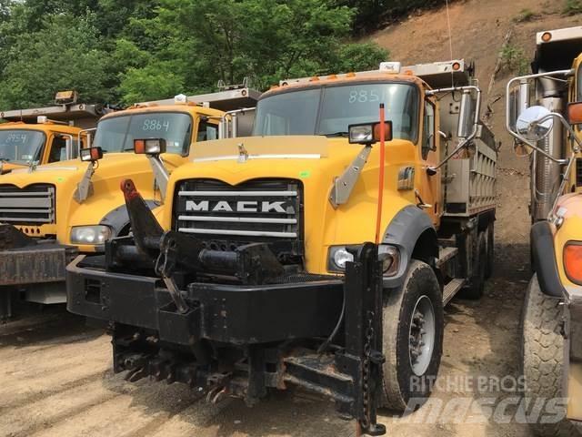 Mack GU713 Sniježne daske i  plugovi