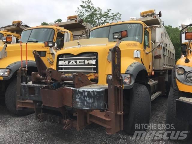 Mack GU713 Sniježne daske i  plugovi
