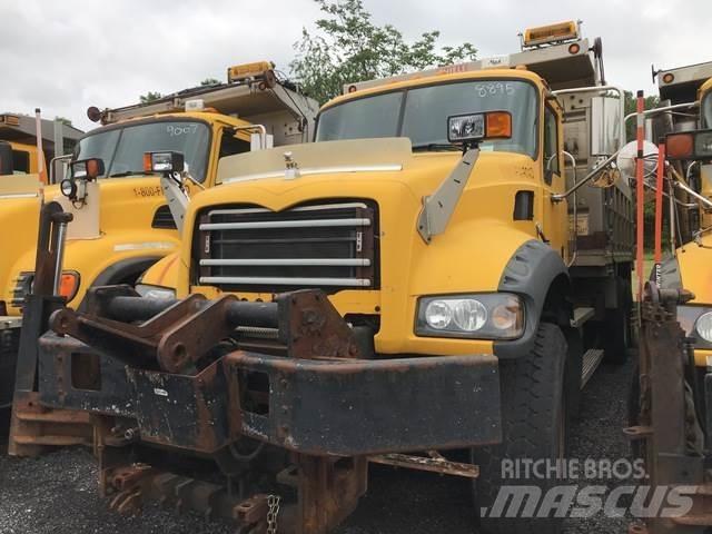 Mack GU713 Kiper kamioni
