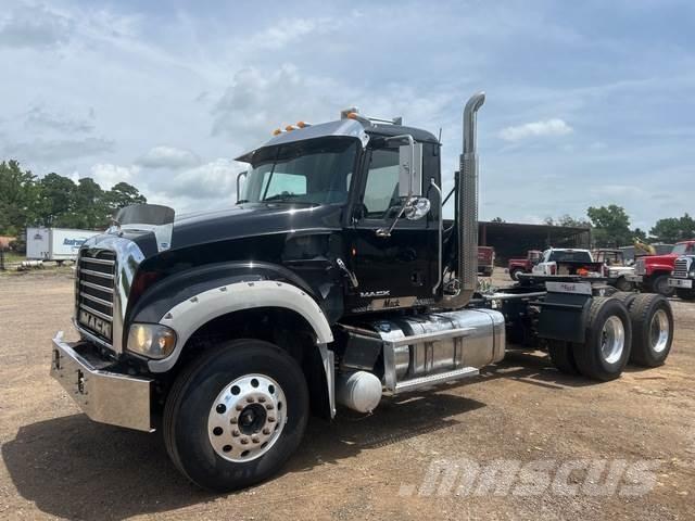 Mack GU713 Traktorske jedinice
