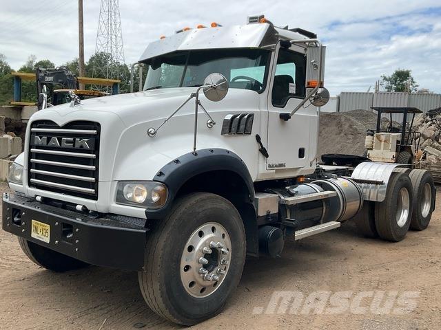 Mack GU713 Traktorske jedinice