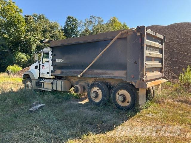 Mack GU713 Kiper kamioni